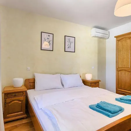Valade Hébergement de vacances *