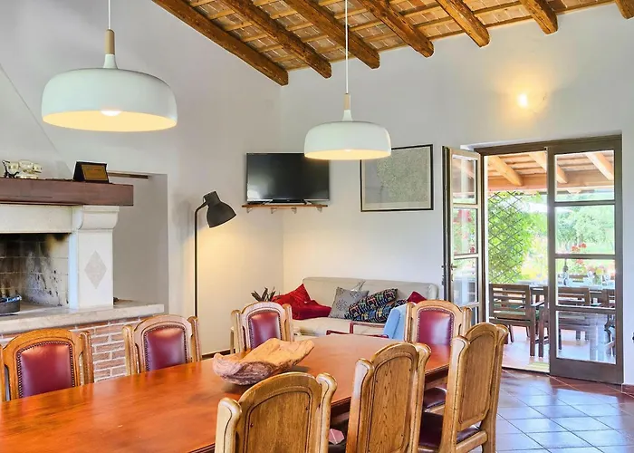 Valade * Ρόβινι